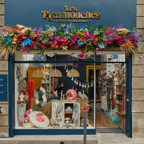 agencement boutique Les Ricamouches décoration vitrine professionnel Maison d'Eugénie décoratrice d'intérieur Dinard Bretagne